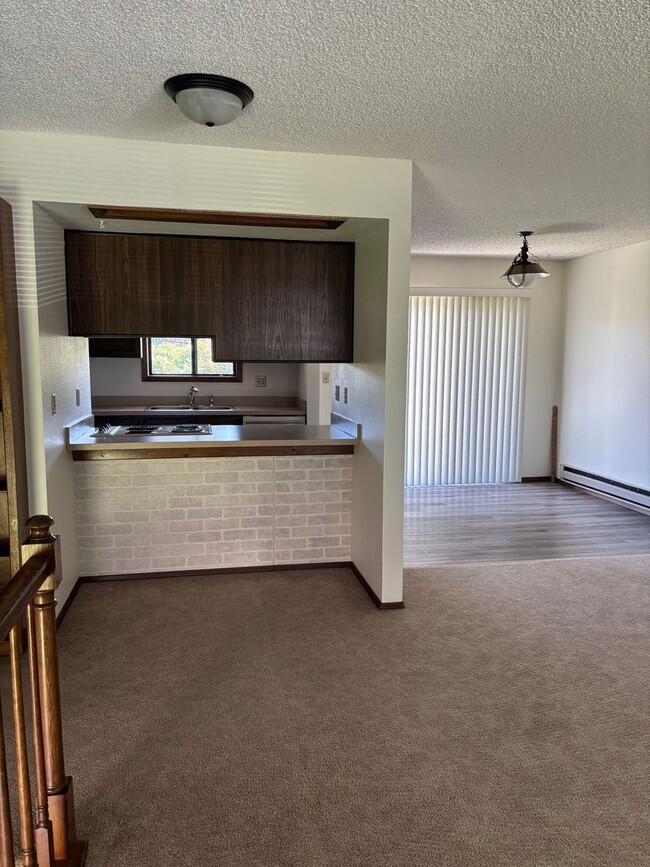 property at 1311-1311 W Koch St