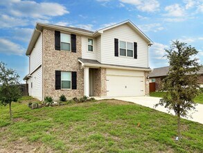 129 Blooming Trl in Kyle, TX - Building Photo - Building Photo