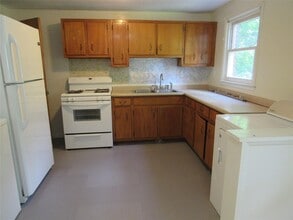 54 Golden Hill Ave in Goshen, NY - Building Photo - Building Photo