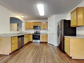 5565 Windsor Ct in South Lebanon, OH - Foto de edificio - Building Photo