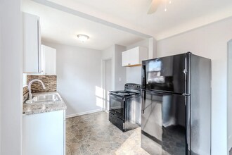 8126 Standard St in Center Line, MI - Building Photo - Building Photo