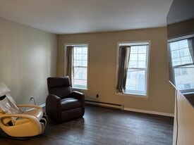 377 Hudson Ave, Unit 377 Hudson Avenue - 2nd F in Albany, NY - Building Photo