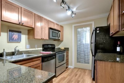 1007 156th Ave NE-Unit -#B313 in Bellevue, WA - Foto de edificio - Building Photo