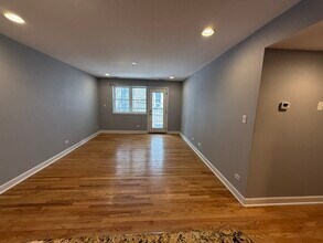 6954 N Greenview Ave in Chicago, IL - Building Photo - Building Photo