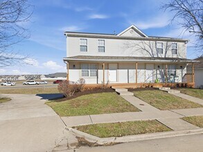 2413 Northampton Dr in Columbia, MO - Building Photo - Building Photo