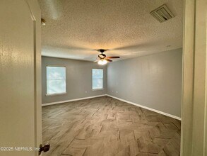 11690 Brian Lakes Dr N in Jacksonville, FL - Building Photo - Building Photo