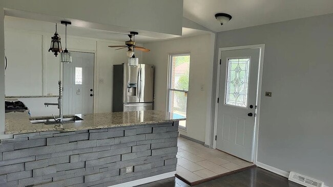 801 Chase Ln in Lombard, IL - Building Photo - Building Photo