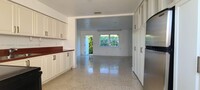 813 SW 7th Ave, Unit 1-2 in Hallandale Beach, FL - Building Photo - Building Photo