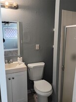 10330 S Oswego St in Houston, TX - Building Photo