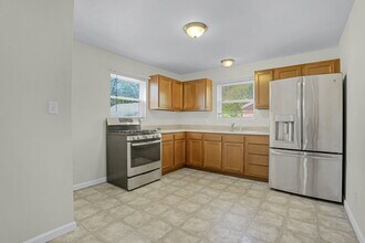 1217 Grant Dr in Edwardsville, IL - Foto de edificio - Building Photo