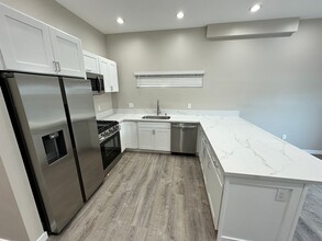5128 Alumni Pl in San Diego, CA - Building Photo - Building Photo