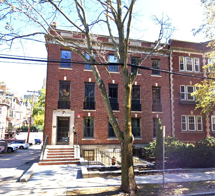 24 Dean Rd, Unit 12-3A in Brookline, MA - Building Photo