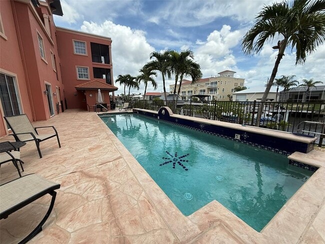 1344 Mediterranean Dr in Punta Gorda, FL - Building Photo - Building Photo