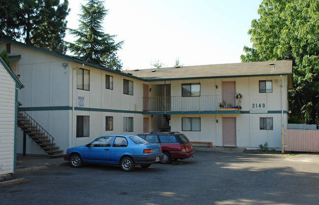 2140 Roosevelt Blvd in Eugene, OR - Building Photo - Building Photo