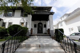 404 Lloyd Ave-Unit -408 in Providence, RI - Foto de edificio - Building Photo