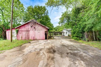 808 State Highway Loop in Goodrich, TX - Building Photo - Building Photo