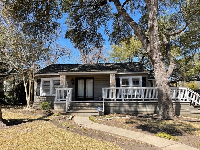 275 Halcyon Pl in San Antonio, TX - Building Photo - Building Photo
