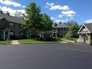 Fairfield Knolls At West Sayville in West Sayville, NY - Building Photo - Building Photo