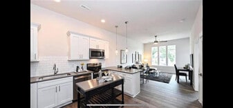 935 McAlway Rd in Charlotte, NC - Building Photo