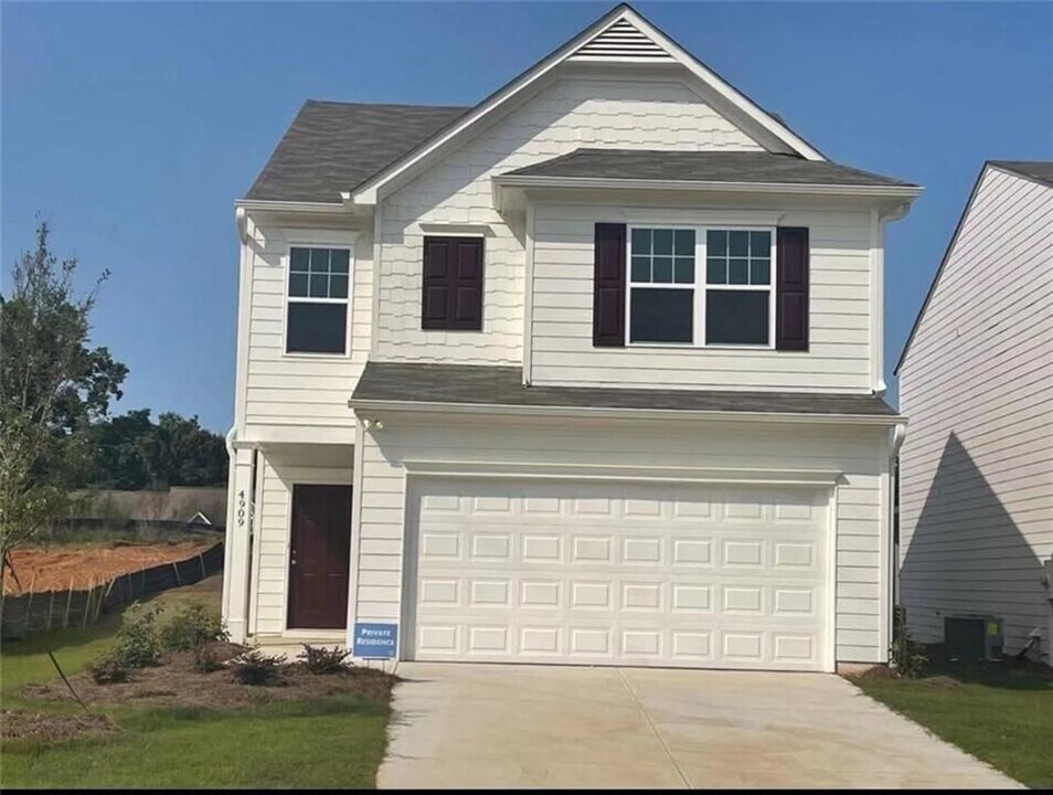4909 Fawnwood Dr in Gainesville, GA - Building Photo
