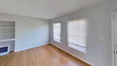 270 La Verne Ave in Long Beach, CA - Building Photo - Building Photo