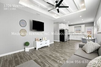 3704 Ventura Ave, Unit 3 in Edinburg, TX - Foto de edificio - Building Photo