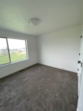 1875 S Courtney Way in West Haven, UT - Building Photo - Building Photo