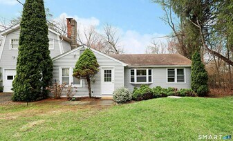 121 Westport Rd in Wilton, CT - Building Photo