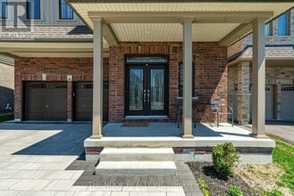 7 Higham Pl in Bowmanville, ON - Building Photo - Building Photo