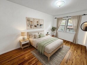 14410 20th Ave, Unit 1 in Whitestone, NY - Foto de edificio - Building Photo