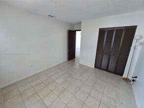 8332 NW 195th Terrace in Hialeah, FL - Building Photo - Building Photo