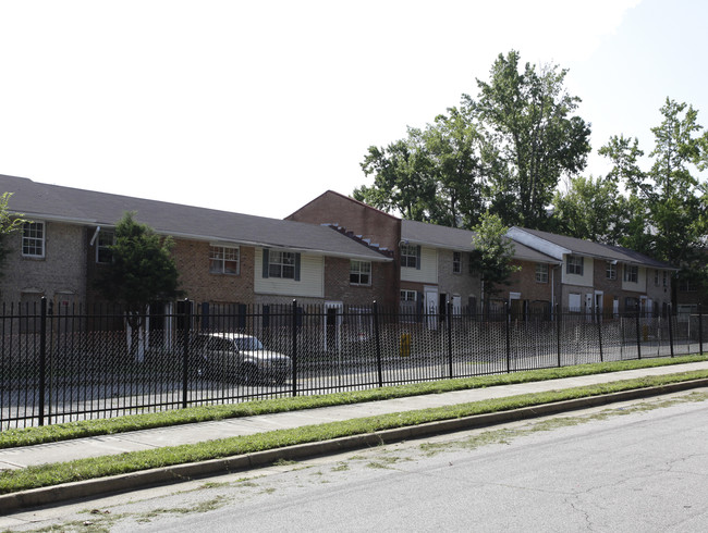 Harwell Townhouses in Atlanta, GA - Foto de edificio - Building Photo