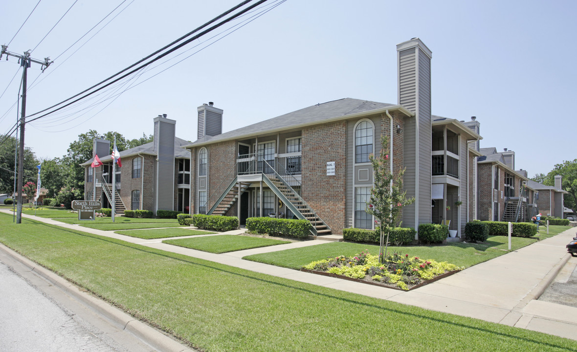 North Hills Place Apartments in Richland Hills, TX - Building Photo