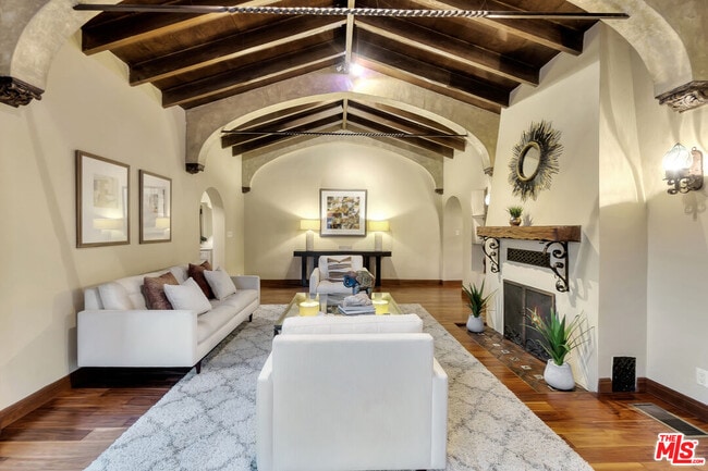 3425 Oak Glen Dr in Los Angeles, CA - Building Photo - Building Photo