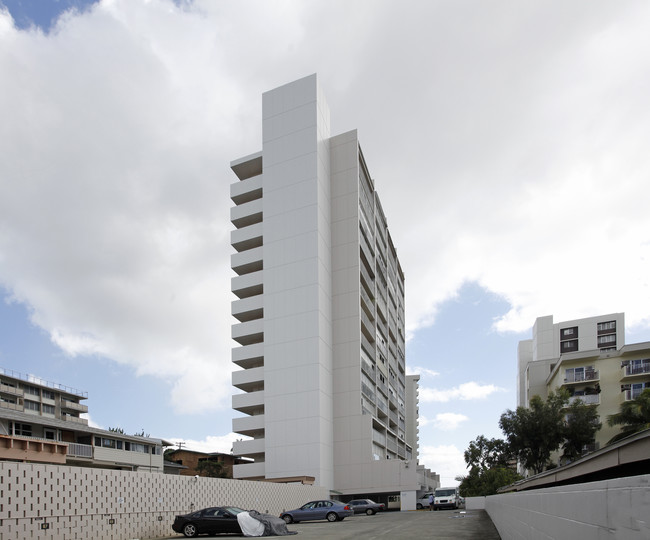 Kamaaina Condominium in Honolulu, HI - Building Photo - Building Photo