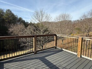 422 S Austin Springs Rd in Johnson City, TN - Building Photo - Building Photo