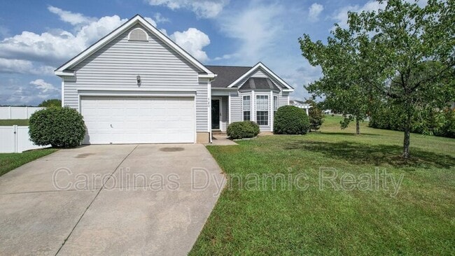 120 Lantana Dr in Mount Holly, NC - Building Photo - Building Photo