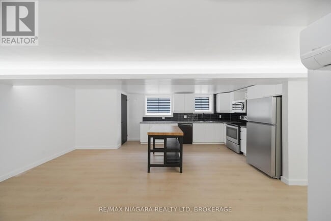 1361 Station St in Pelham, ON - Building Photo - Building Photo