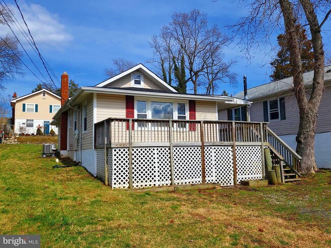 property at 412 Paradise Rd