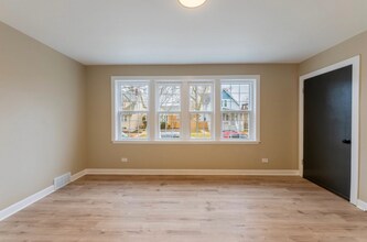 3007 Euclid Ave, Unit 1 in Berwyn, IL - Foto de edificio - Building Photo