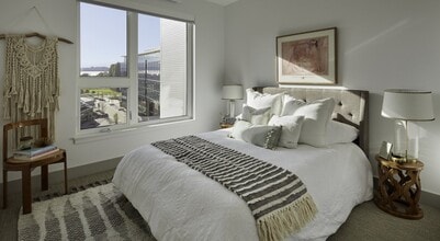 Uptown at Kirkland Urban in Kirkland, WA - Foto de edificio - Building Photo