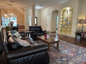 1604 Canyon Oak in Schertz, TX - Foto de edificio - Building Photo