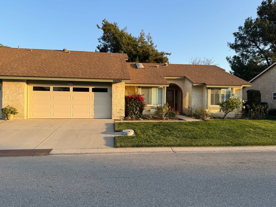 20194 Village 20 in Camarillo, CA - Building Photo