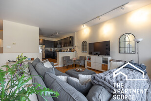 2518 N Willetts Ct, Unit 2C in Chicago, IL - Building Photo