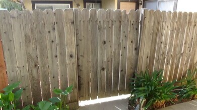 701 Summerwood Ln in Lompoc, CA - Foto de edificio - Building Photo