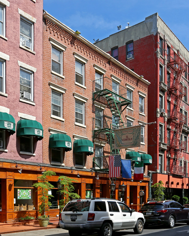 123-125 Mulberry St in New York, NY - Foto de edificio - Building Photo