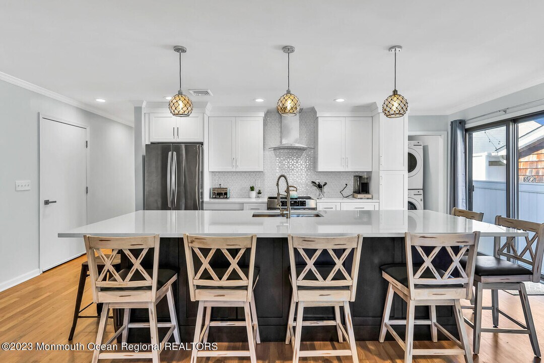 1813 Bradley Terrace in Belmar, NJ - Foto de edificio