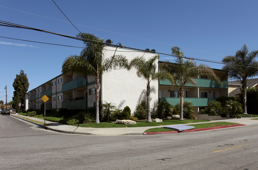 14020 Budlong Ave in Gardena, CA - Foto de edificio