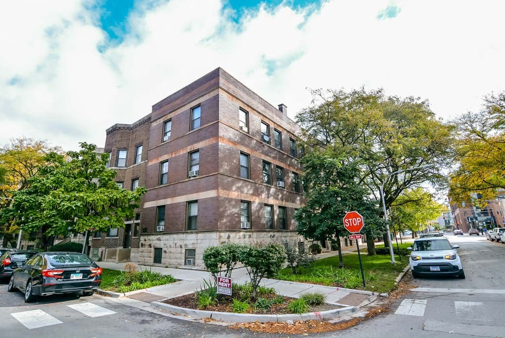 1148 W Waveland Ave, Unit 3 in Chicago, IL - Building Photo