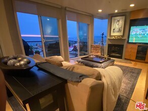 216 38th St in Manhattan Beach, CA - Building Photo - Building Photo